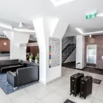 527 ترينتيس