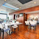 527 Hotel 3*