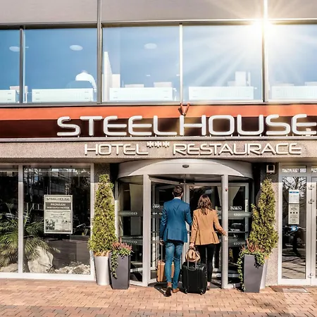 527 Hotel