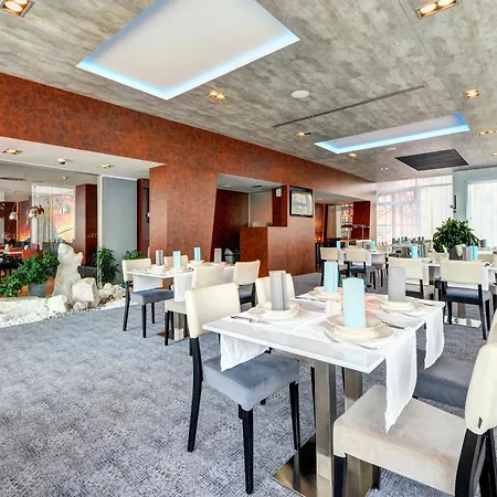 Steelhouse 3*