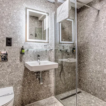 527 Otel 3*