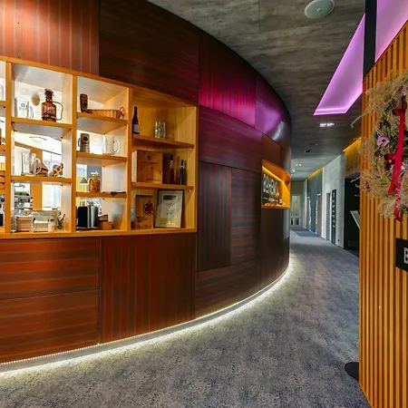 Hotel 527