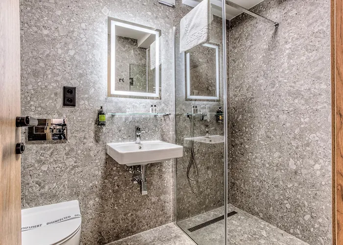 527 Otel 3*