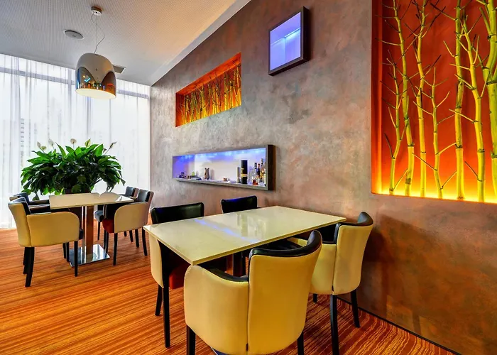 527 Hotel 3*
